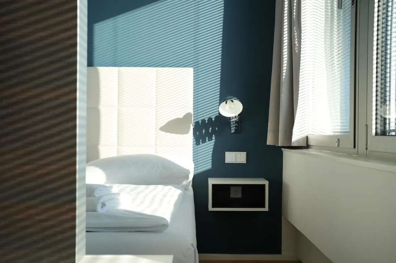 וינה Exclusive 1-Bedroom Apartment