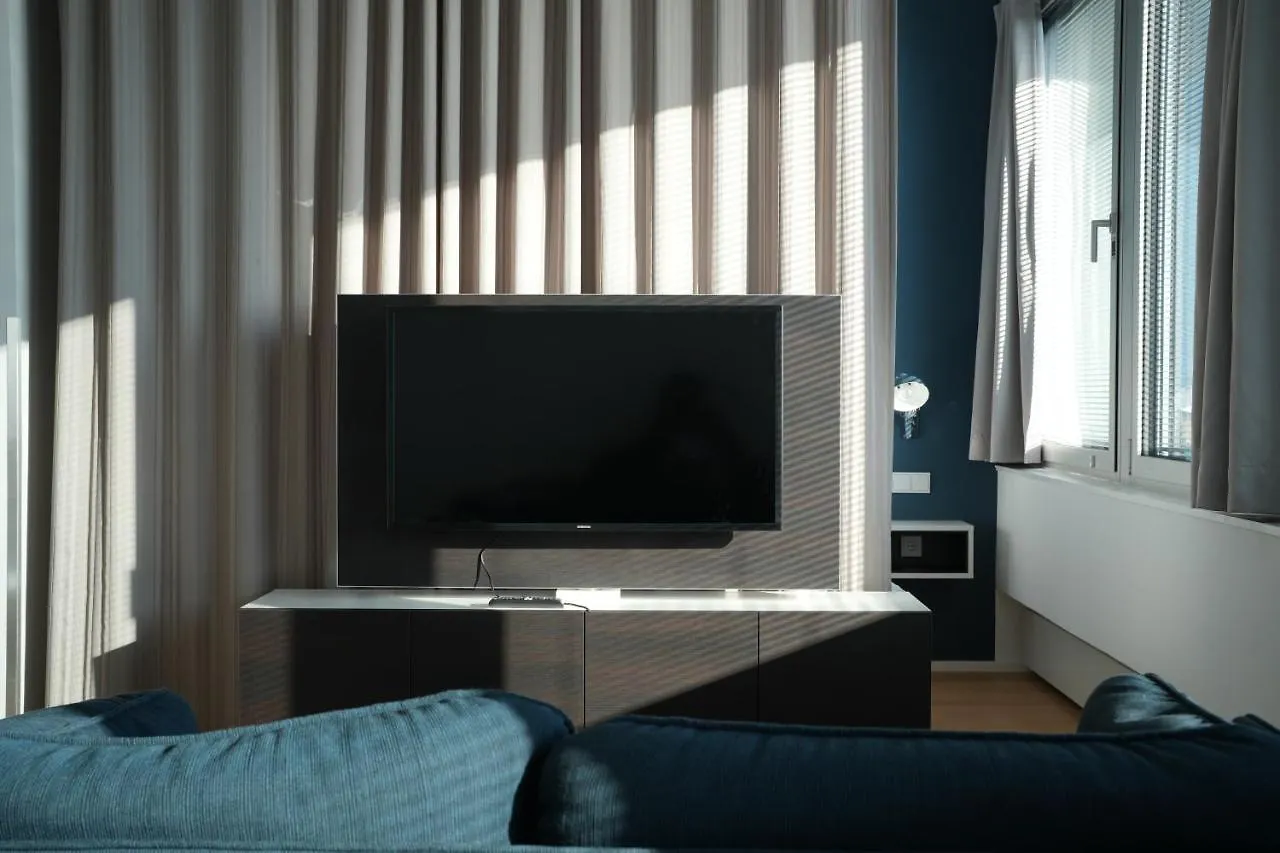 וינה Exclusive 1-Bedroom Apartment